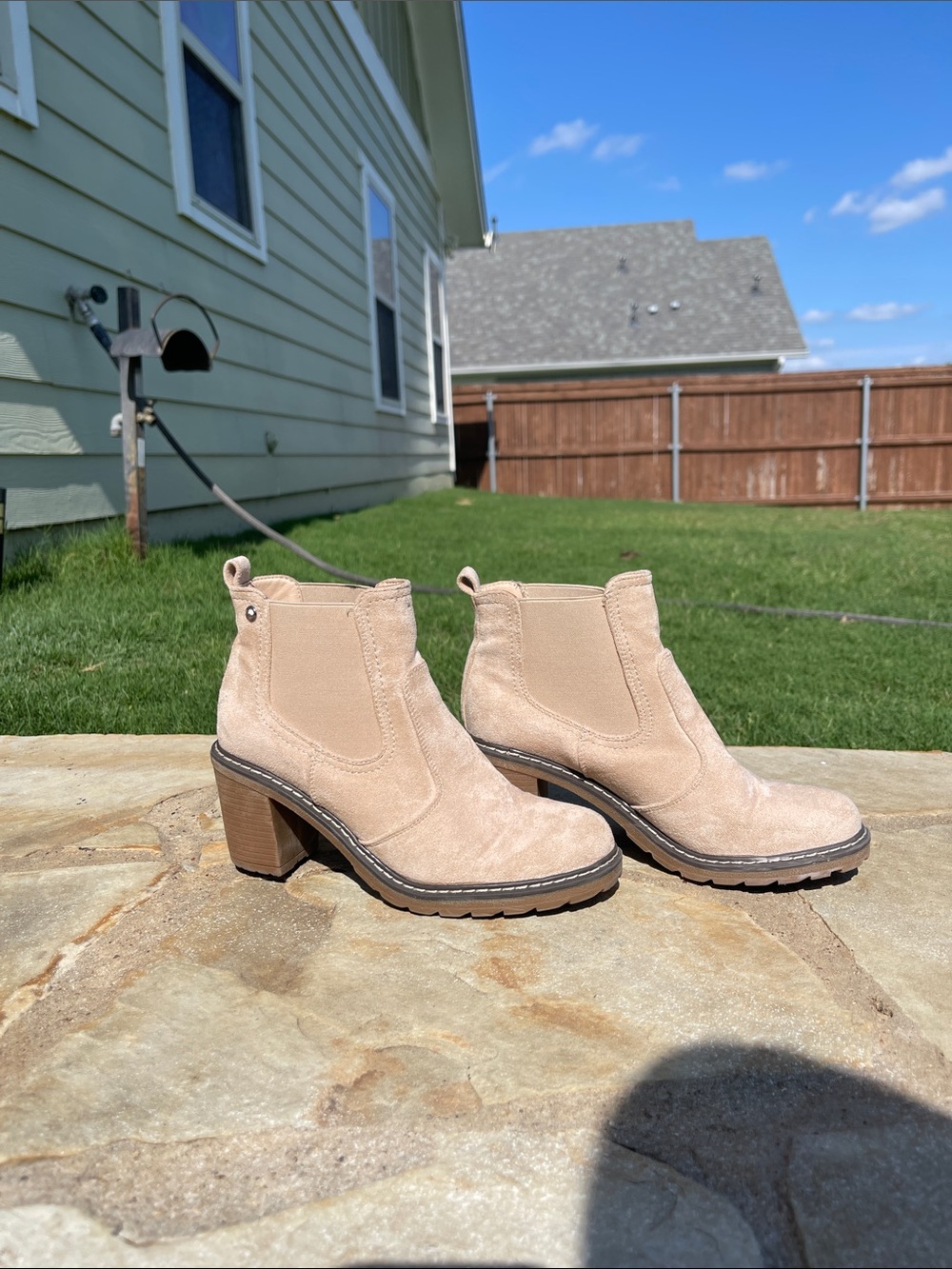 Womens Size 10 Suede Chelsea Block Heel Ankle Boots - Beige